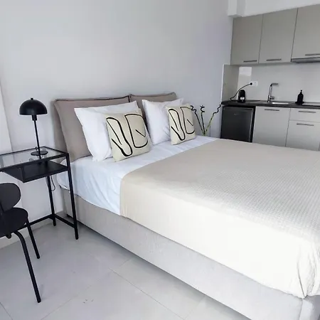 9 Keys Apartmanhotel Szkála Rahoníu