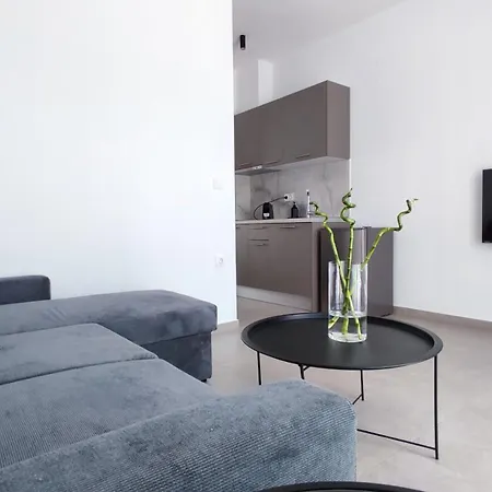 Apartmanhotel 9 Keys Szkála Rahoníu